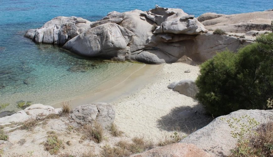 Naxos-beaches-naxosbeaches-bestbeachnaxos-cyclades-naxoscyclades-naxosisland-naxosislandbeaches-naxosaccomodation-naxosactivities-summernaxos-naxostown-travelcubenaxos