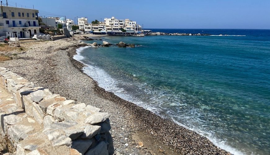 Naxos-beaches-naxosbeaches-bestbeachnaxos-cyclades-naxoscyclades-naxosisland-naxosislandbeaches-naxosaccomodation-naxosactivities-summernaxos-naxostown-travelcubenaxos
