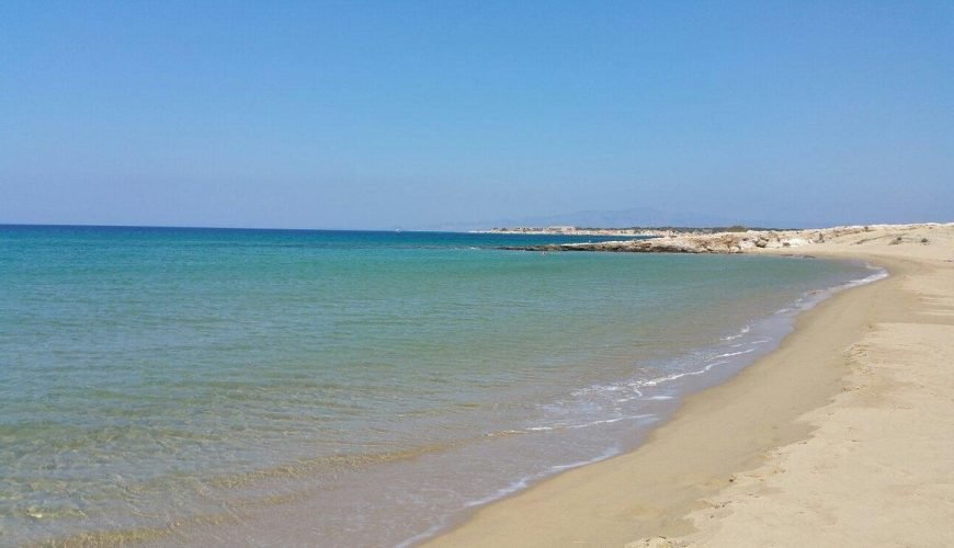 Naxos-beaches-naxosbeaches-bestbeachnaxos-cyclades-naxoscyclades-naxosisland-naxosislandbeaches-naxosaccomodation-naxosactivities-summernaxos-naxostown-travelcubenaxos
