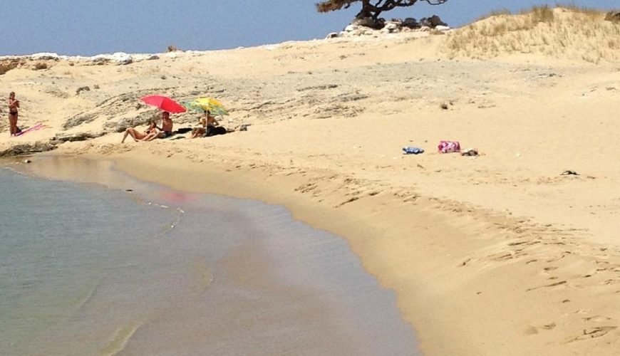 Naxos-beaches-naxosbeaches-bestbeachnaxos-cyclades-naxoscyclades-naxosisland-naxosislandbeaches-naxosaccomodation-naxosactivities-summernaxos-naxostown-travelcubenaxos