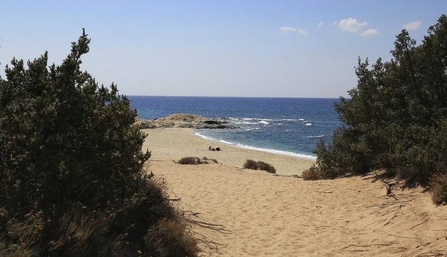 Naxos-beaches-naxosbeaches-bestbeachnaxos-cyclades-naxoscyclades-naxosisland-naxosislandbeaches-naxosaccomodation-naxosactivities-summernaxos-naxostown-travelcubenaxos