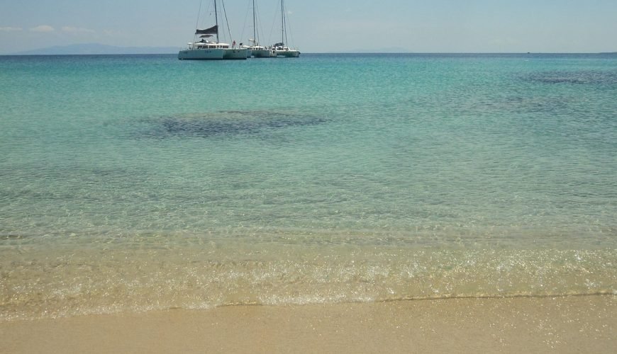 Naxos-beaches-naxosbeaches-bestbeachnaxos-cyclades-naxoscyclades-naxosisland-naxosislandbeaches-naxosaccomodation-naxosactivities-summernaxos-naxostown-travelcubenaxos